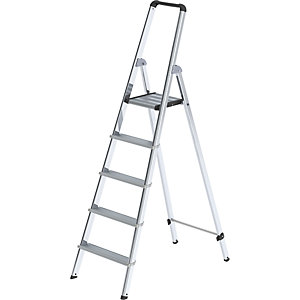 Alu-Stufenstehleiter, einseitig begehbar, mit ergonomisch geformtem Holm und Ablageschale, 5 Stufen.