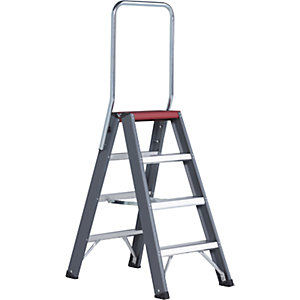 Alu-Stufenstehleiter, beidseitig begehbar, 2 x 4 Stufen, Arbeitshöhe 2950 mm.