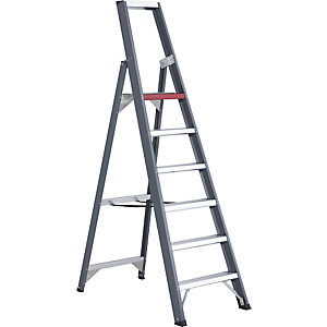 Alu-Stufenstehleiter, einseitig begehbar, mit Ablageschale, 6 Stufen, Arbeitshöhe 3400 mm.