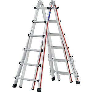 Teleskopleiter, SC 40, mit ausklappbaren Auslegern, 4 x 6 Sprossen.