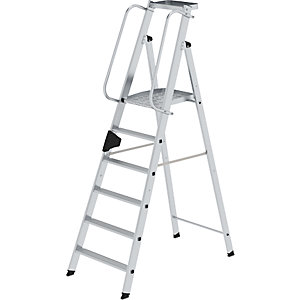 Alu-Stehleiter mit großer Plattform, Handlauf beidseitig, 6 Stufen inkl. Plattform.