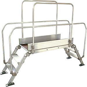 Alu-Leiternüberstieg, Gesamtbelastung 200 kg, 3 Stufen, Plattform 1200 x 530 mm.