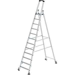 Stufen-Stehleiter, einseitig, Ausführung mobil, 12 Stufen, Plattformhöhe 2810 mm.