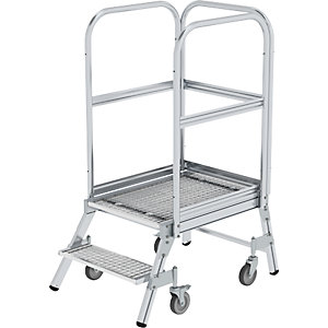 Alu-Podesttreppe, einseitig begehbar, 2 Stufen, Plattform 600 x 800 mm.