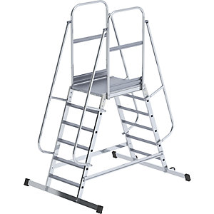Alu-Podestleiter, beidseitig begehbar, fahrbar, 2 x 6 Stufen.