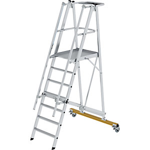 Alu-Plattformleiter, fahrbar, mit 3-seitigem Plattformgeländer, 7 Sprossen inkl. Plattform.