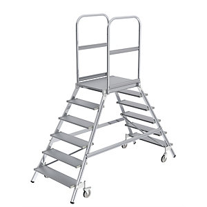 Podestleiter mit zweiseitigem Aufstieg, Plattform und Stufen aus Leichtmetall, 2 x 6 Stufen inkl. Plattform.