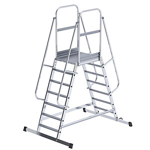 Alu-Podestleiter, beidseitig begehbar, fahrbar, 2 x 7 Stufen.