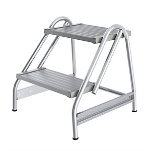 Aluminium-Arbeitspodest, Stufen aus geriffeltem Aluminium, einseitig begehbar, 2 Stufen.